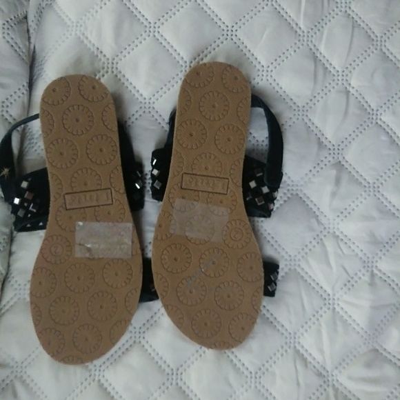 Sandals - Picture 2 of 2